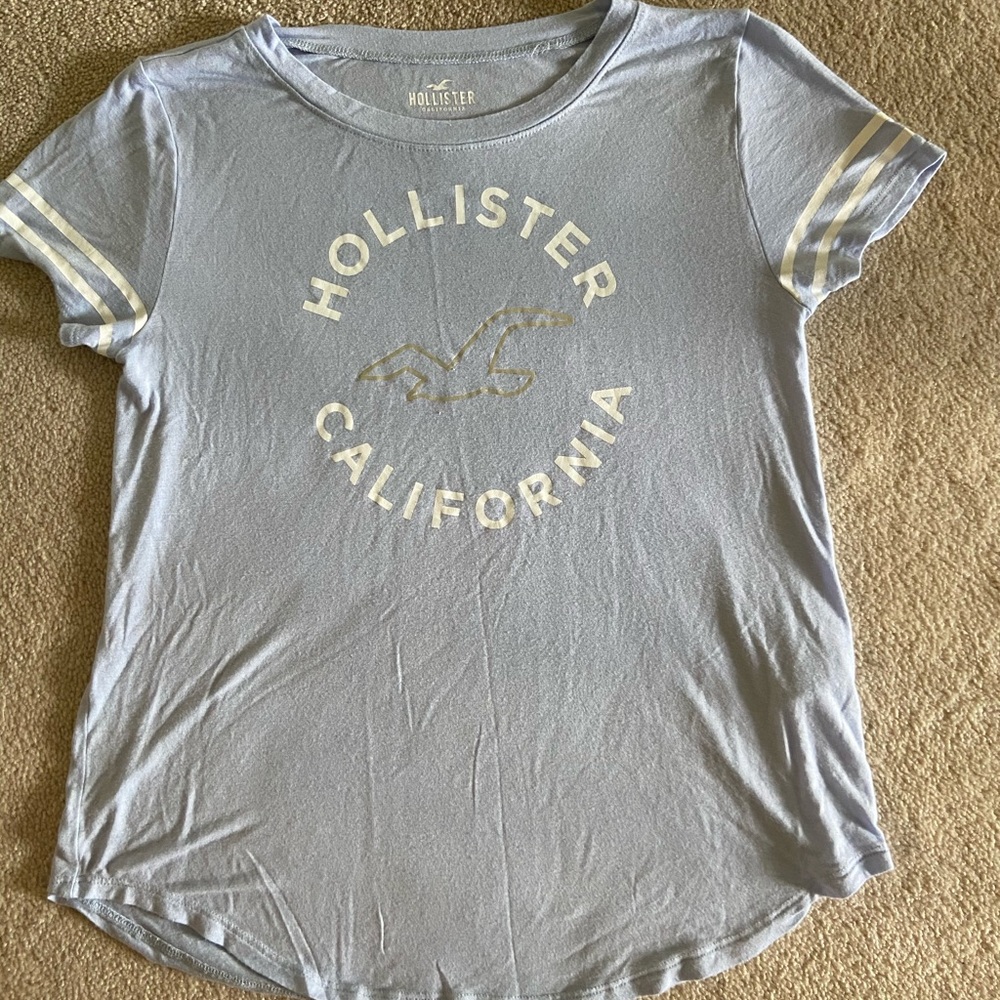 SOLD 💕❤️Hollister Tee ❤️💕